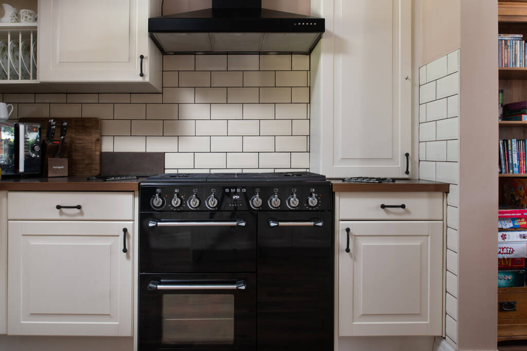 The kitchen at Y Gorlan Holiday Home in Snowdonia